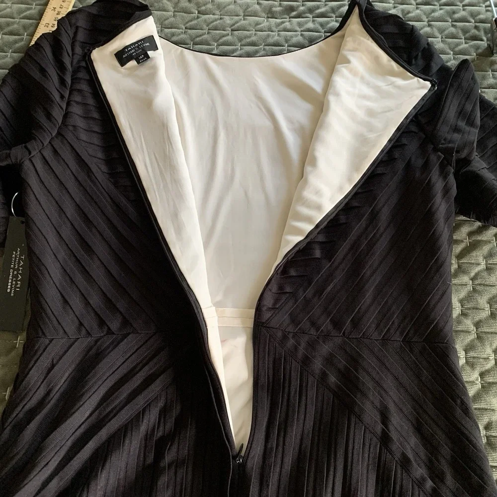 TAHARI ARTHUR S LEVINE PETITE SZ-14P Women's Black Dress 3/4Sleeves-Pleats NWT